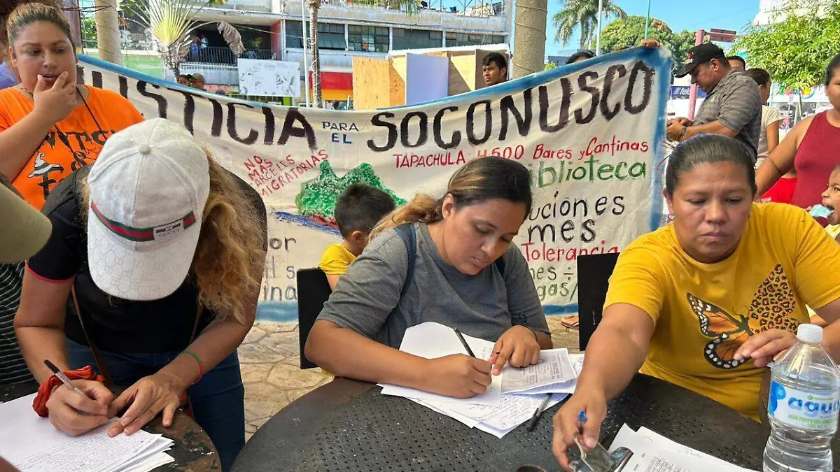 migrantes recolectan documentos en el bicentenario